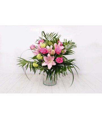 Bouquet of pink roses and lilies